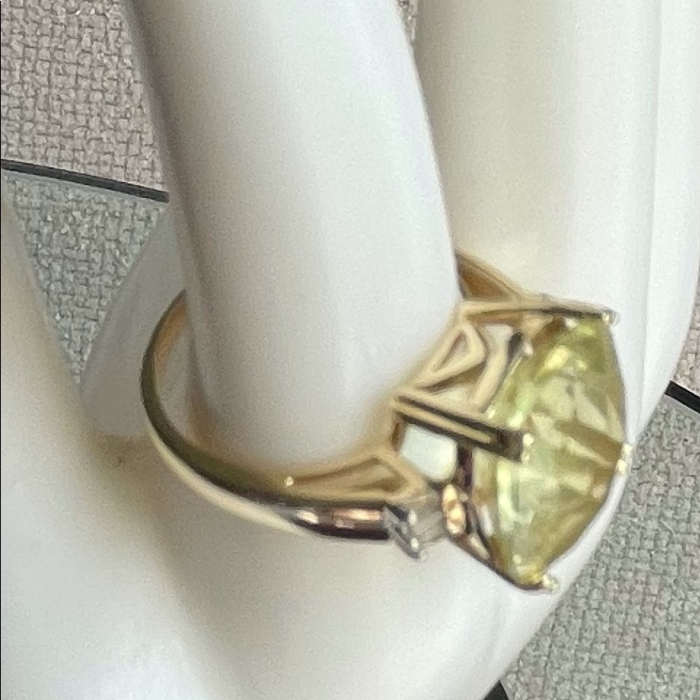 Quartz Ring - Picture 7 of 7